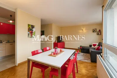 Wohnzimmer; moderner stil, holzboden, tageslicht