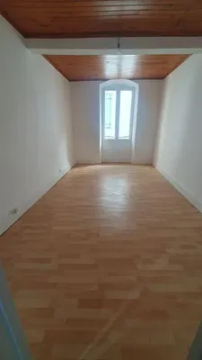 Chambre; parquet, lumière naturelle