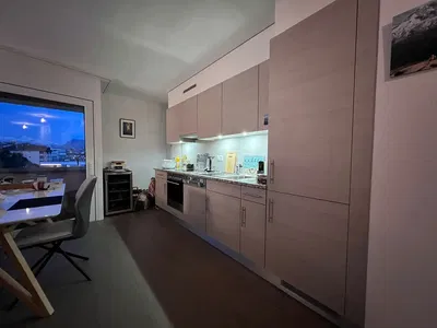 Kitchen; kitchen appliances, view, natural light