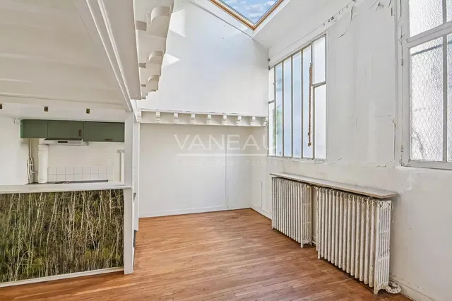 Cocina; suelo de madera, luz natural