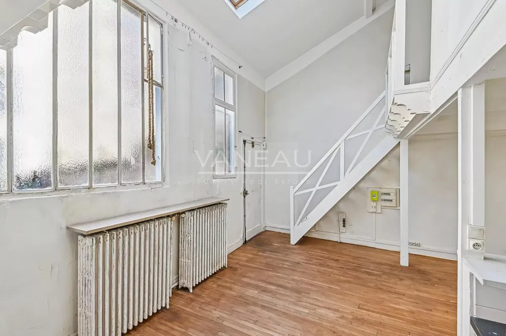 Kammer; holzboden, tageslicht