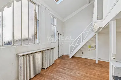 Kammer; holzboden, tageslicht