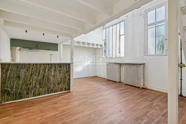 Wohnzimmer; holzboden, tageslicht