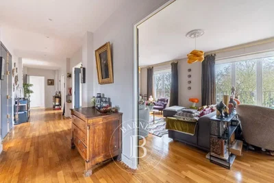 Wohnzimmer; holzboden, tageslicht, moderner stil