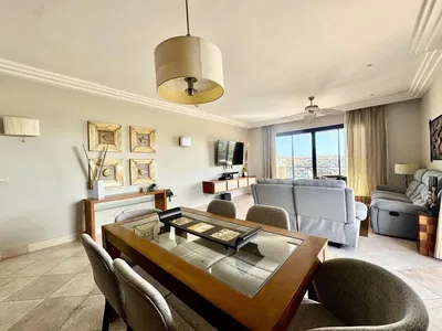 Wohnzimmer; fliesenboden, blick, tageslicht