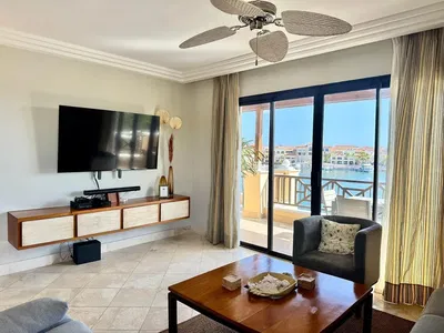 Wohnzimmer; blick, fliesenboden, tageslicht