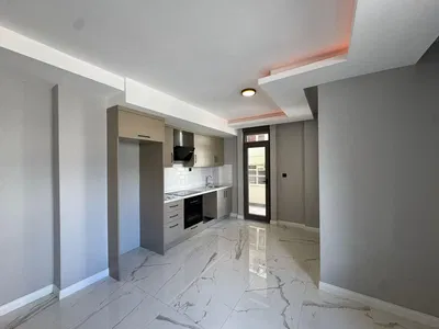 Cuisine; carrelage, rénové, lumière naturelle