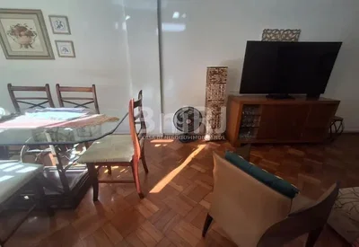 Salon; parquet, lumière naturelle