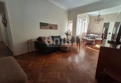 Salon; parquet, lumière naturelle