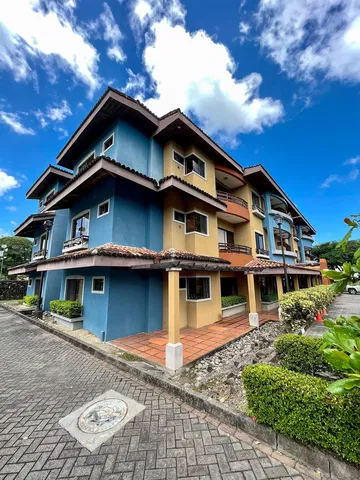 Haus und umgebung; blick