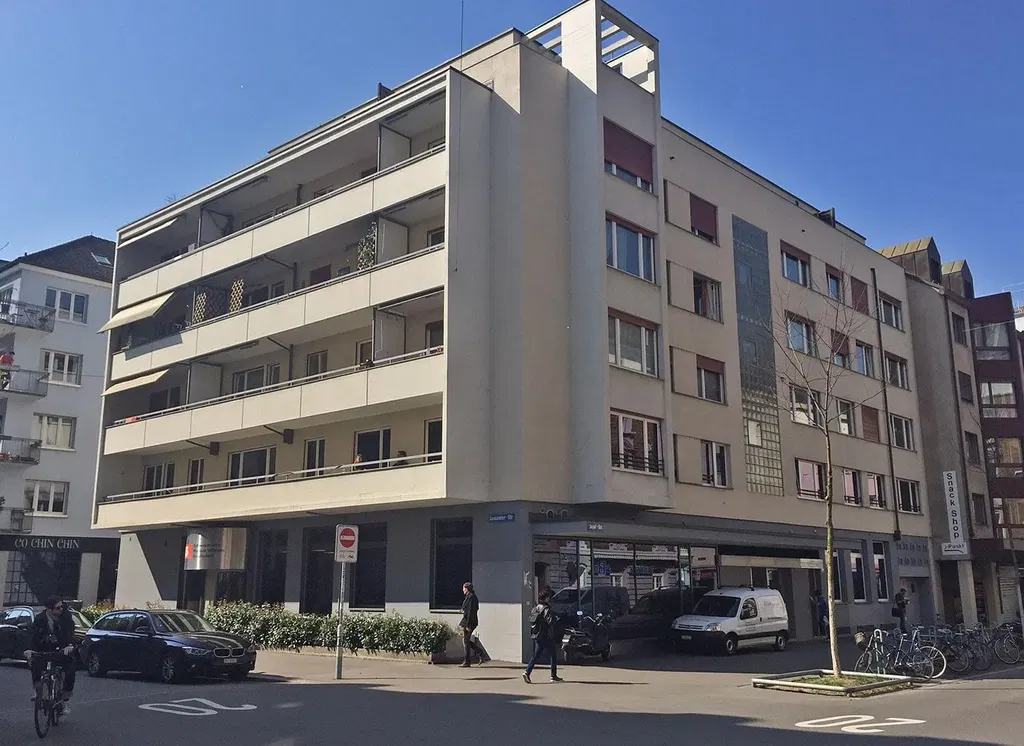 House and surroundings