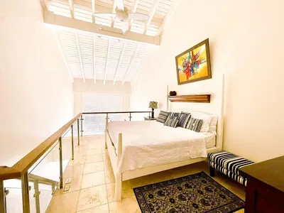 Schlafzimmer; tageslicht, fliesenboden