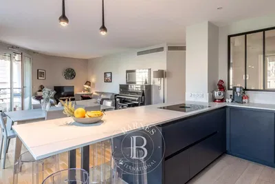 Küche; küchengeräte, moderner stil, tageslicht