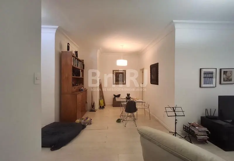 Oturma odası; doğal ışık, modern stil