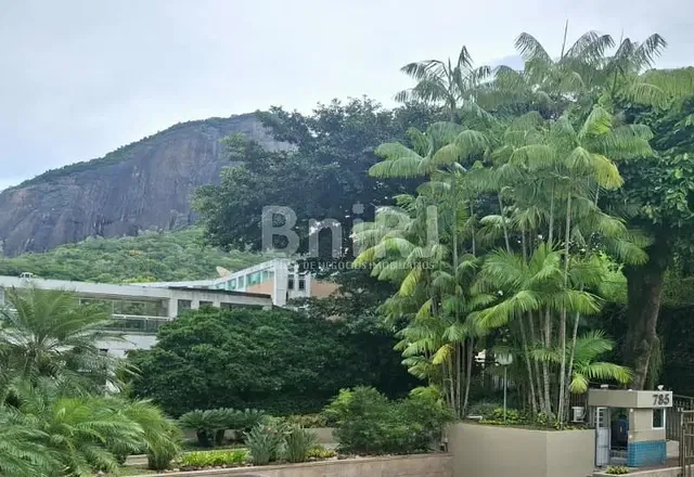 House and surroundings; view, natural light
