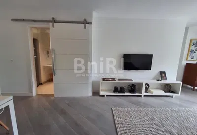 Salon; parquet, lumière naturelle