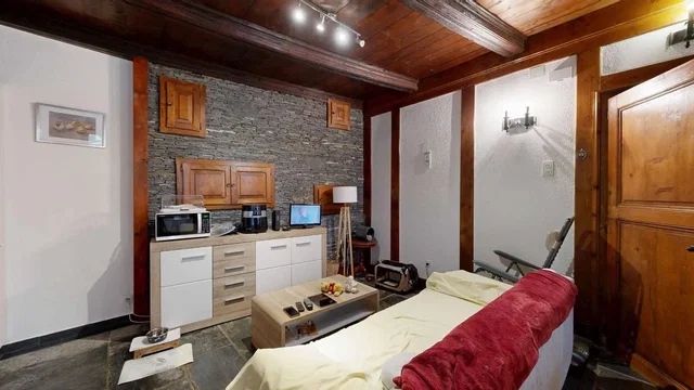 Wohnzimmer; küchengeräte, rustikaler stil, holzbalken