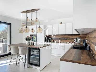 Cocina; electrodomésticos, estilo moderno, luz natural, vista