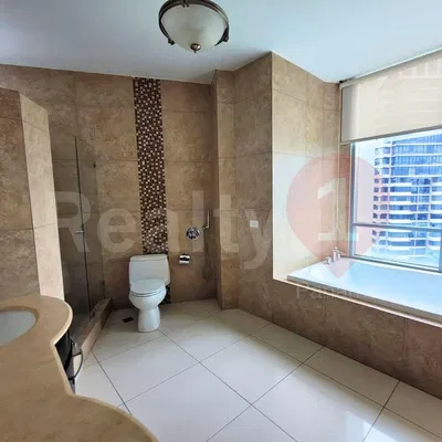 Badezimmer; fliesenboden, blick