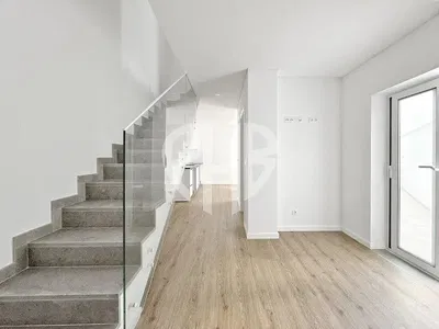 Sonstiges; holzboden, tageslicht