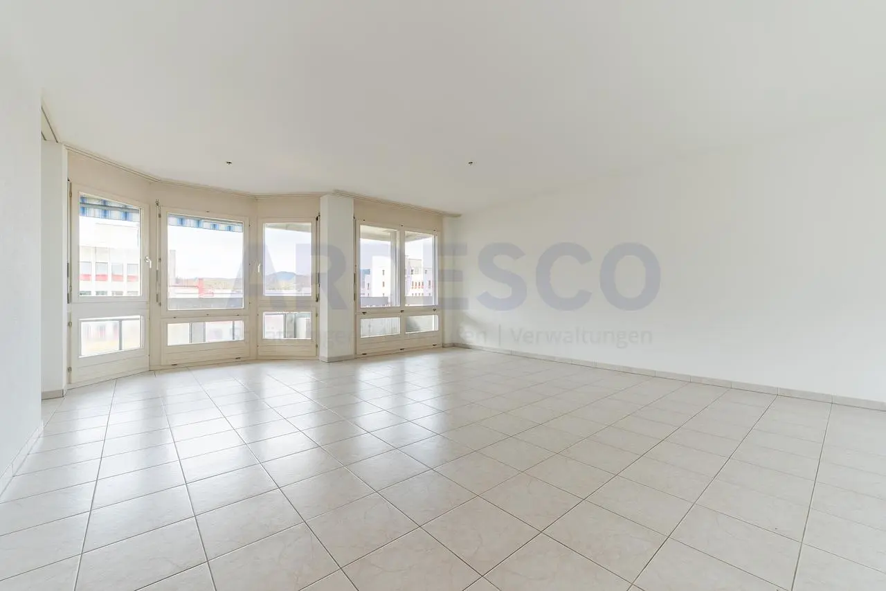 Obývací pokoj; dlažba, výhled, přirozené světlo