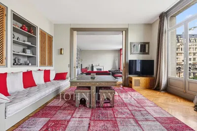 Wohnzimmer; blick, holzboden, kamin, tageslicht, moderner stil