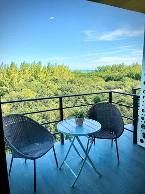 Balcon; vue, lumière naturelle