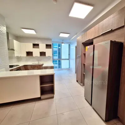 Küche; küchengeräte, fliesenboden, tageslicht