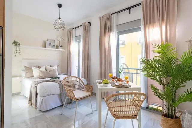 Bedroom; natural light, modern style