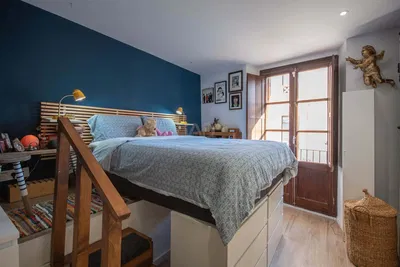 Bedroom; natural light, modern style