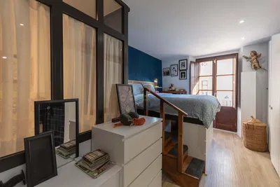 Bedroom; natural light, modern style