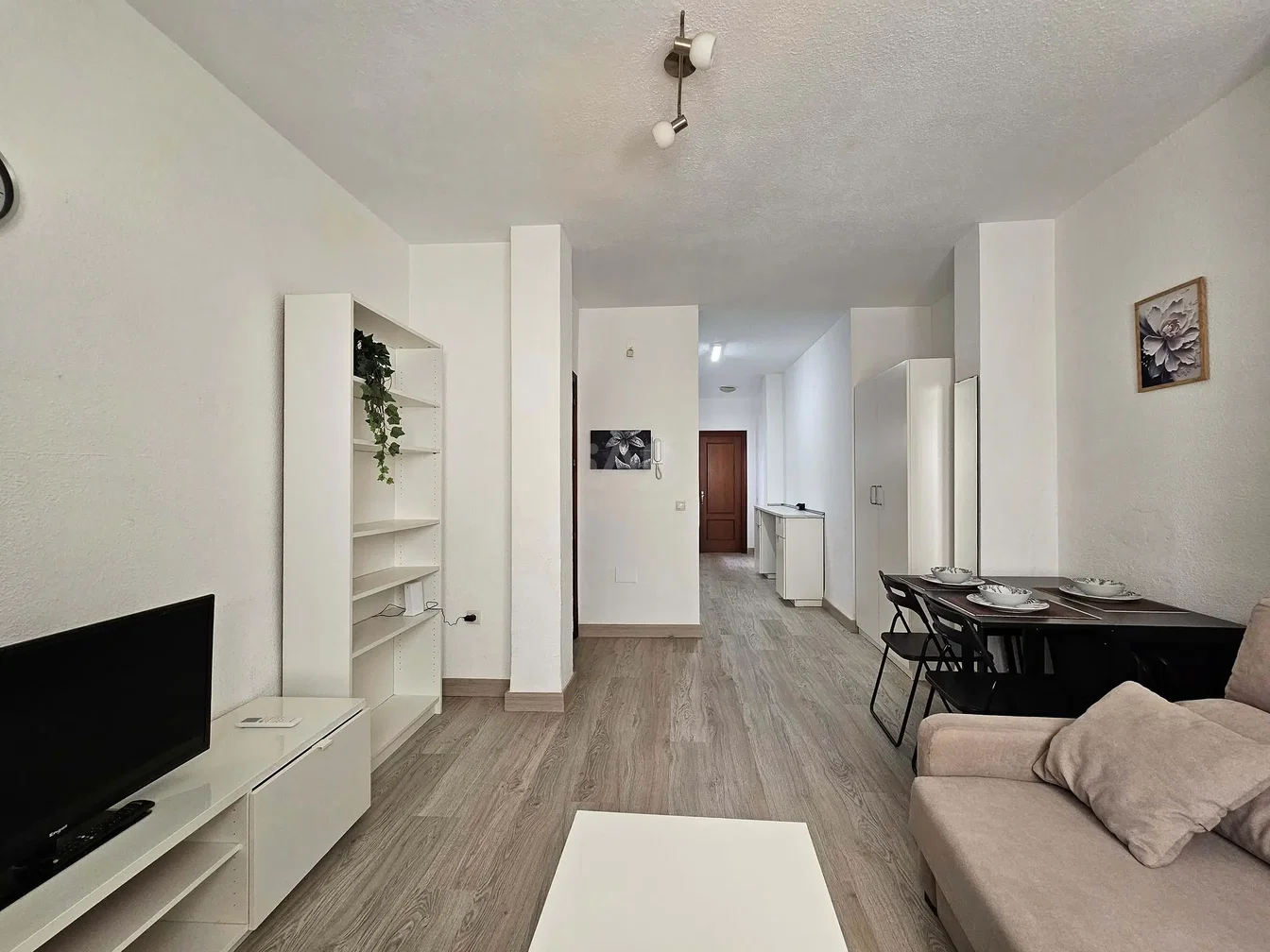 Wohnzimmer; tageslicht, moderner stil