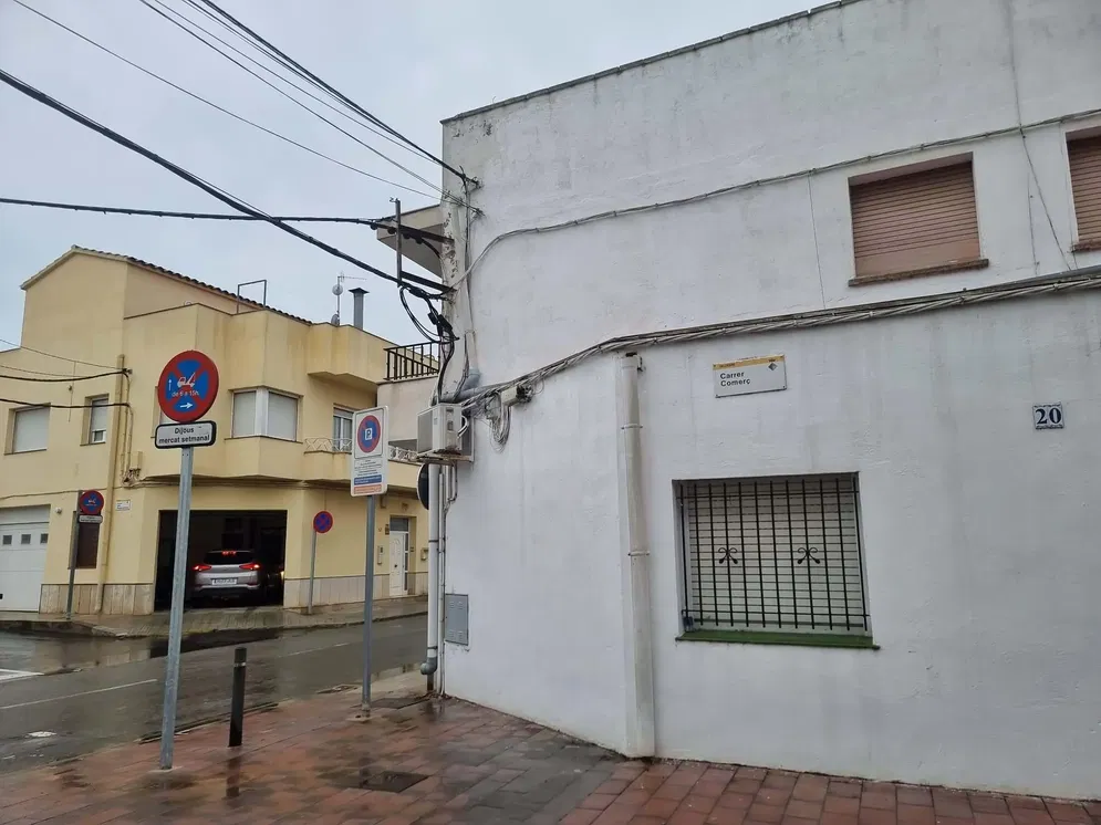 House and surroundings