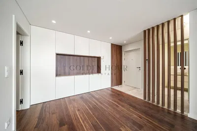 Salon; parquet, rénové, lumière naturelle