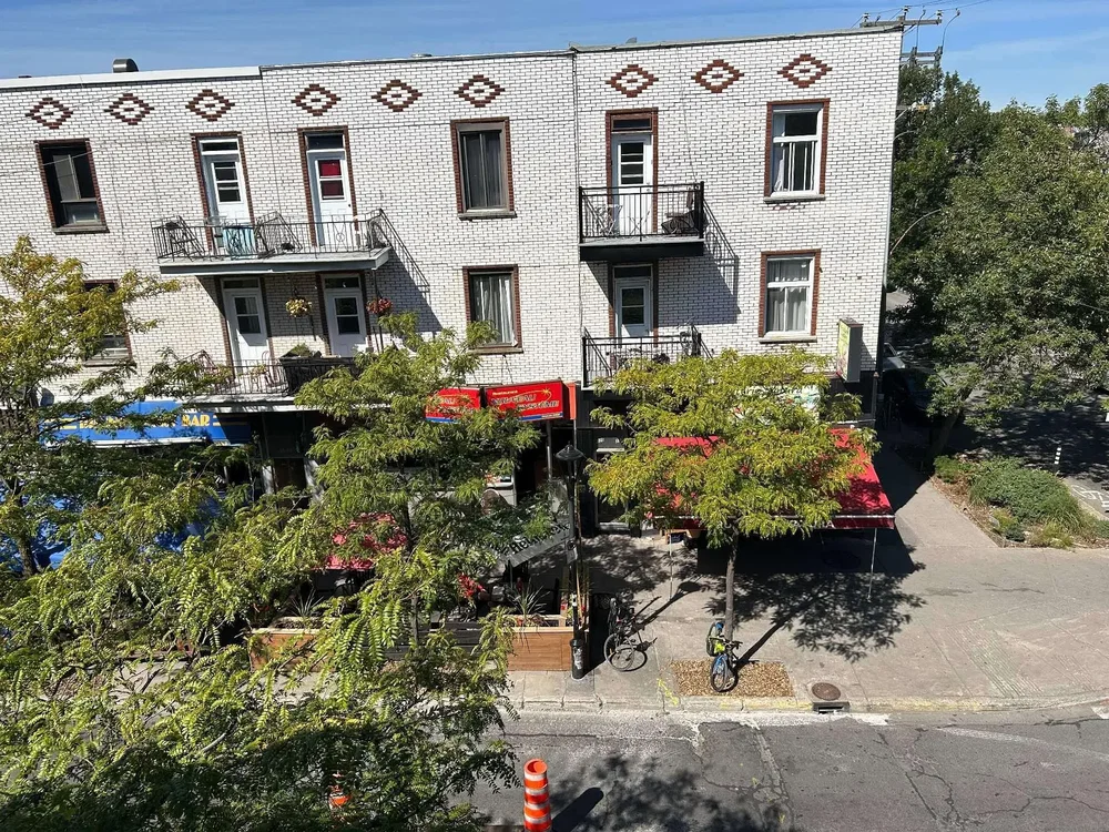 Maison et environs; vue