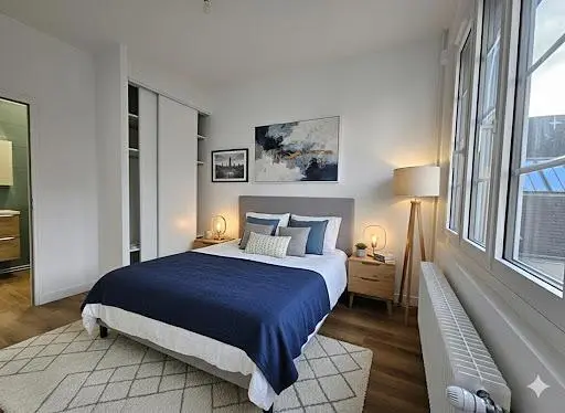 Spálňa; prirodzené svetlo, moderný štýl