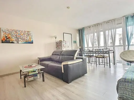 Wohnzimmer; tageslicht, moderner stil