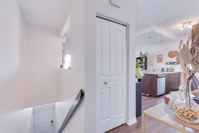 Kuchyně; přirozené světlo, moderní styl