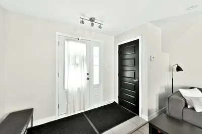 Dnevni boravak; prirodna svjetlost, moderan stil