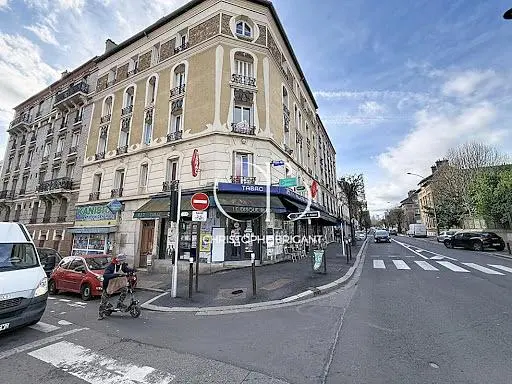 Dom a okolie; výhľad