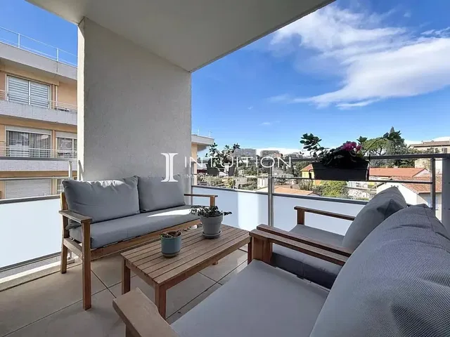 Balkón; výhľad, prirodzené svetlo