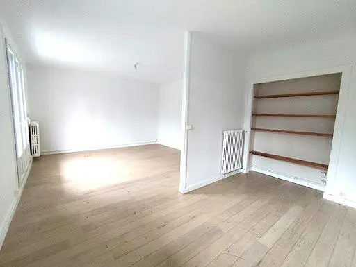 Bedroom; wood floor, natural light