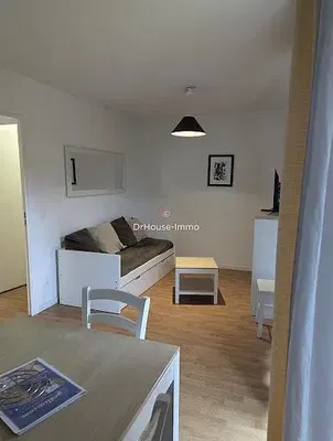 Wohnzimmer; holzboden, tageslicht, moderner stil