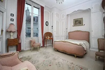 Спаваћа соба; природно светло, рустикални стил