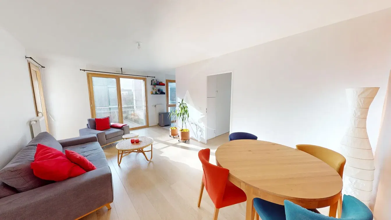 Salon; lumière naturelle, parquet, style moderne