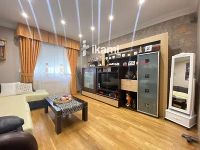 Wohnzimmer; holzboden, tageslicht, moderner stil