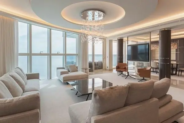 Wohnzimmer; blick, tageslicht, moderner stil