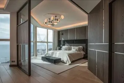 Υπνοδωμάτιο; θέα, φυσικό φως, μοντέρνο στυλ, ξύλινο πάτωμα