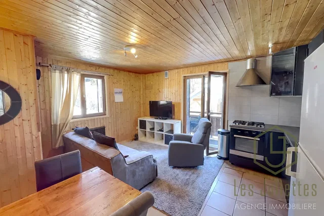 Wohnzimmer; blick, holzbalken, tageslicht