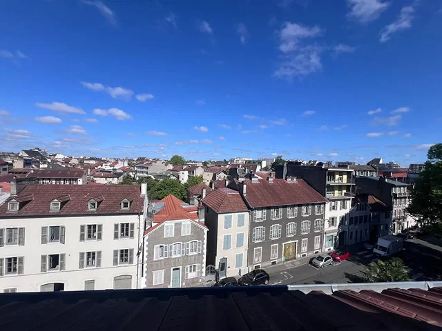 Балкон; поглед